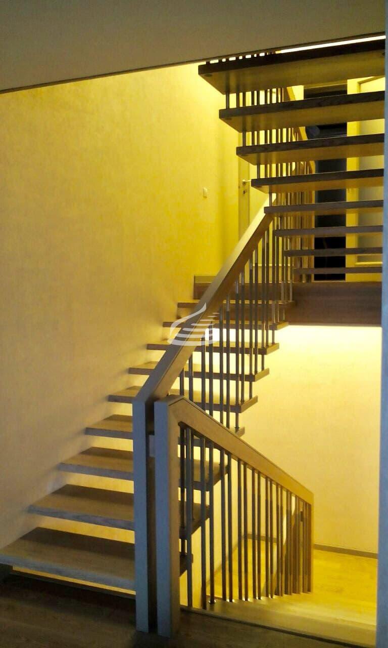 Деревянная лестница на больцевой системе. Вахитовский район